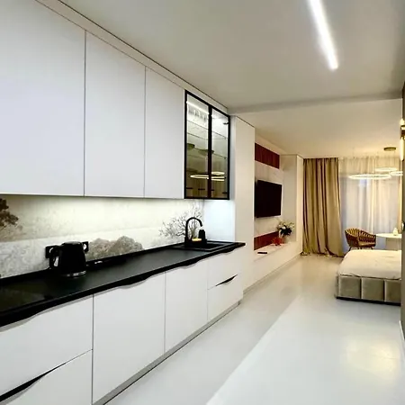 Appartement New In The Very Center